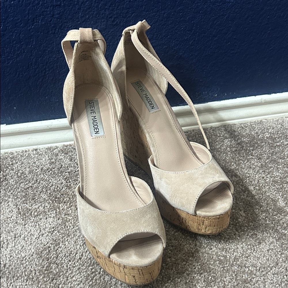 Steve Madden Cream Wedge Sandals